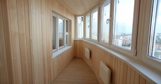 Отделка, остекление, утепление балконов в Усть-Илимске от 209 руб. м/2.